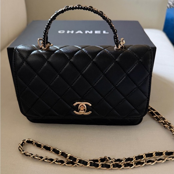 No Name WOC cute leather wallet on a chain with handle 2025 - Picture 2 of 16